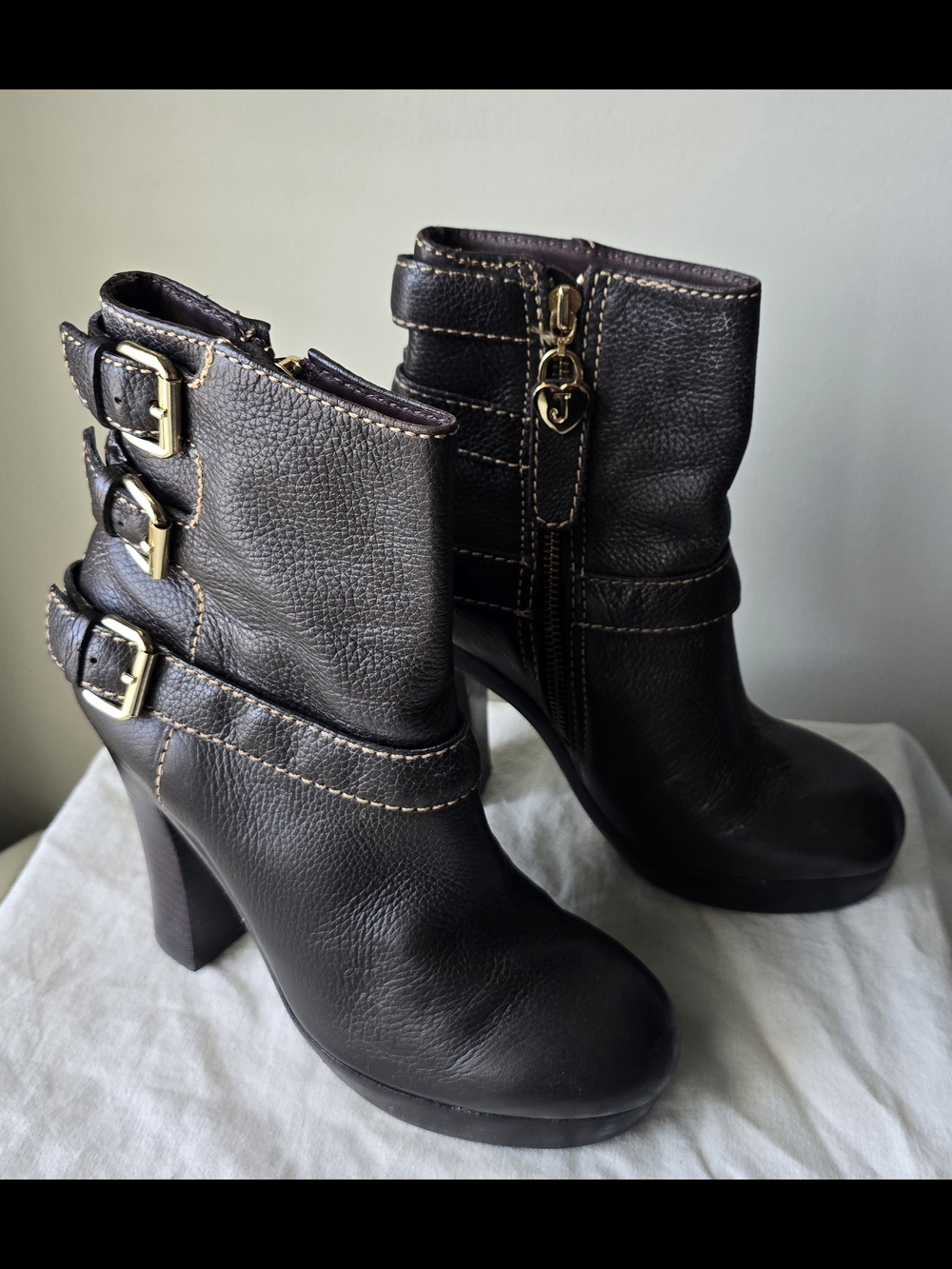 Juicy Couture Women's Dark Brown Leather Platform Ankle Boots, size 6